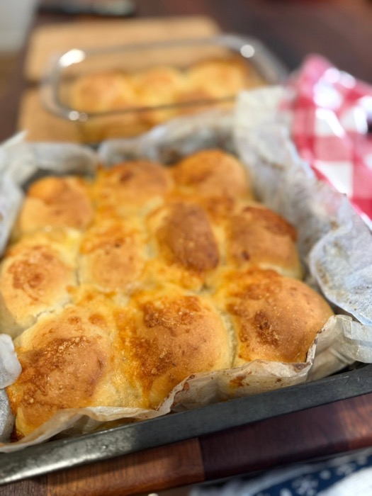 Cheddar bread rolls